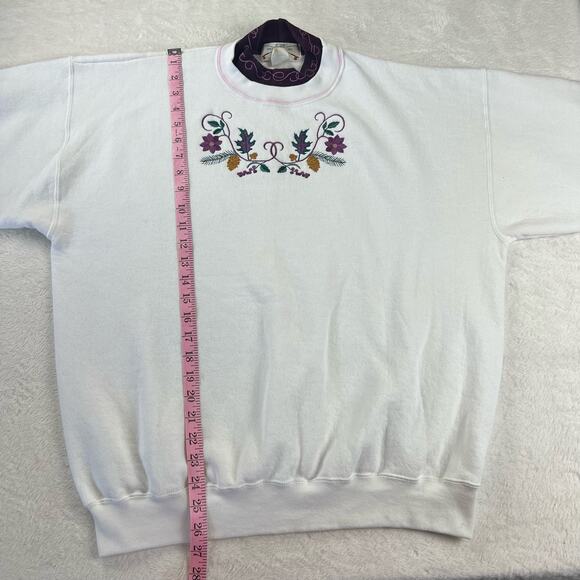 Orvis Vintage Double Neck Floral Embroidered Sweatshirt Size Large USA - Picture 4 of 7